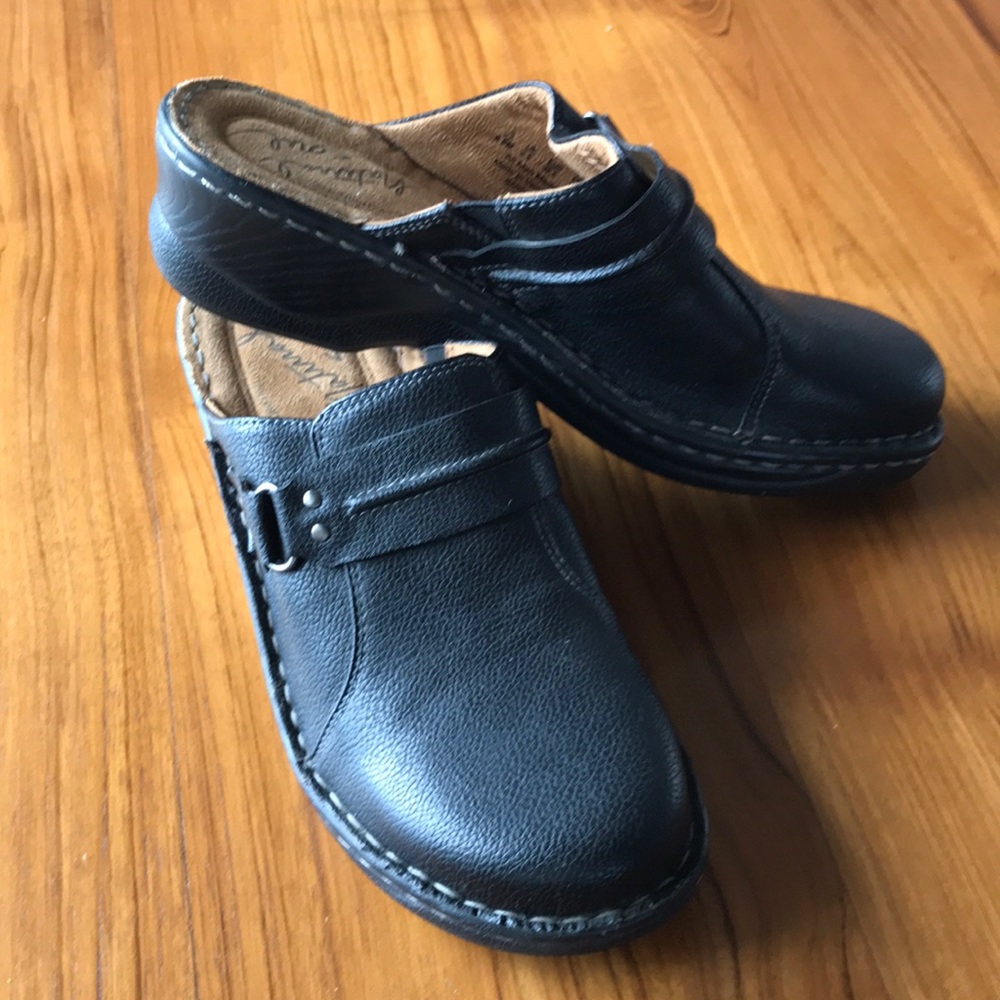 Black natural soul clog